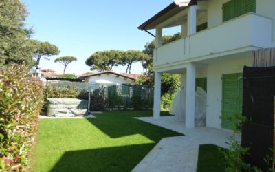 RISTRUTTURAZIONE, ADDIZIONE VOLUMETRICA E RIDISTRIBUZIONE DEGLI SPAZI INTERNI – Unità Immobiliare in Versilia